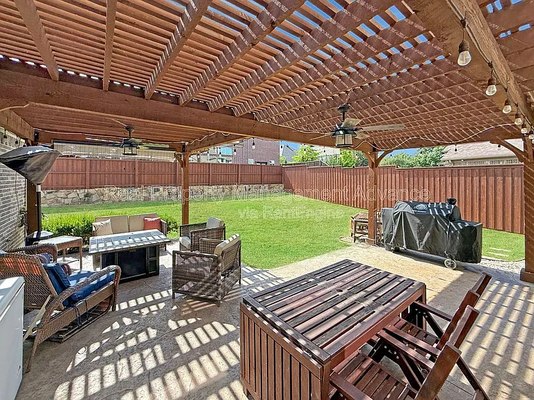 801 Renault Way — Photo 5
