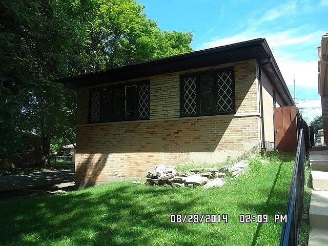 1st image of 9101 S Crandon Ave