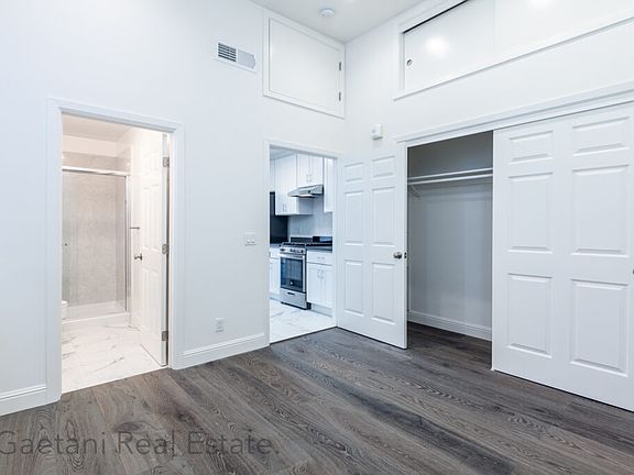 5th image of 1364 Page St APT 1