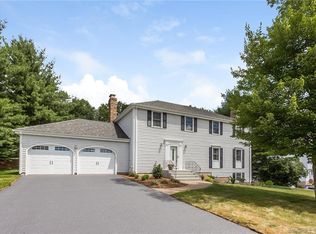 51 Ridgecrest Rd, Glastonbury, CT 06033