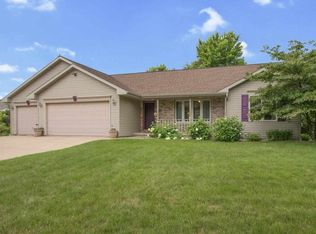 2925 Copper Mountain Ct, Green Bay, WI 54313