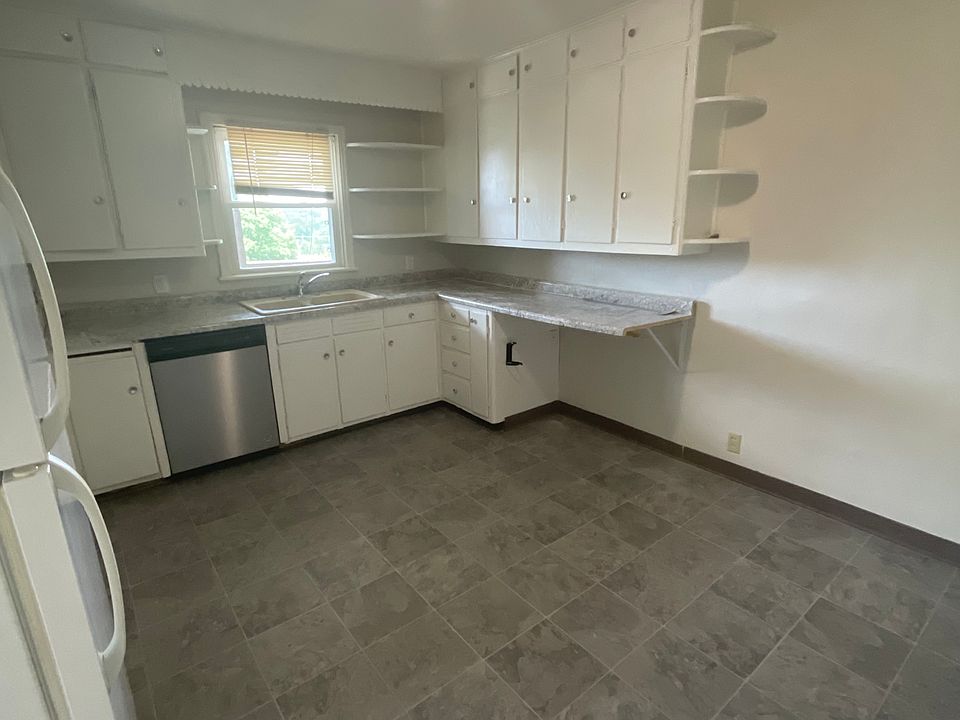 1st image of 207 27th St NW #207