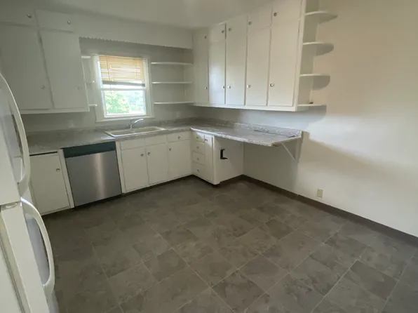 207 27th St NW #207, Cedar Rapids, IA 52405