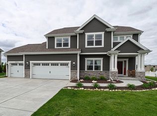 N46W22992 Charlotte Way, Pewaukee, WI 53072