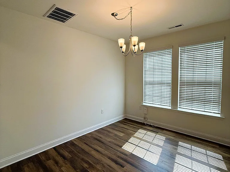 1209 Scholar Dr — Photo 4