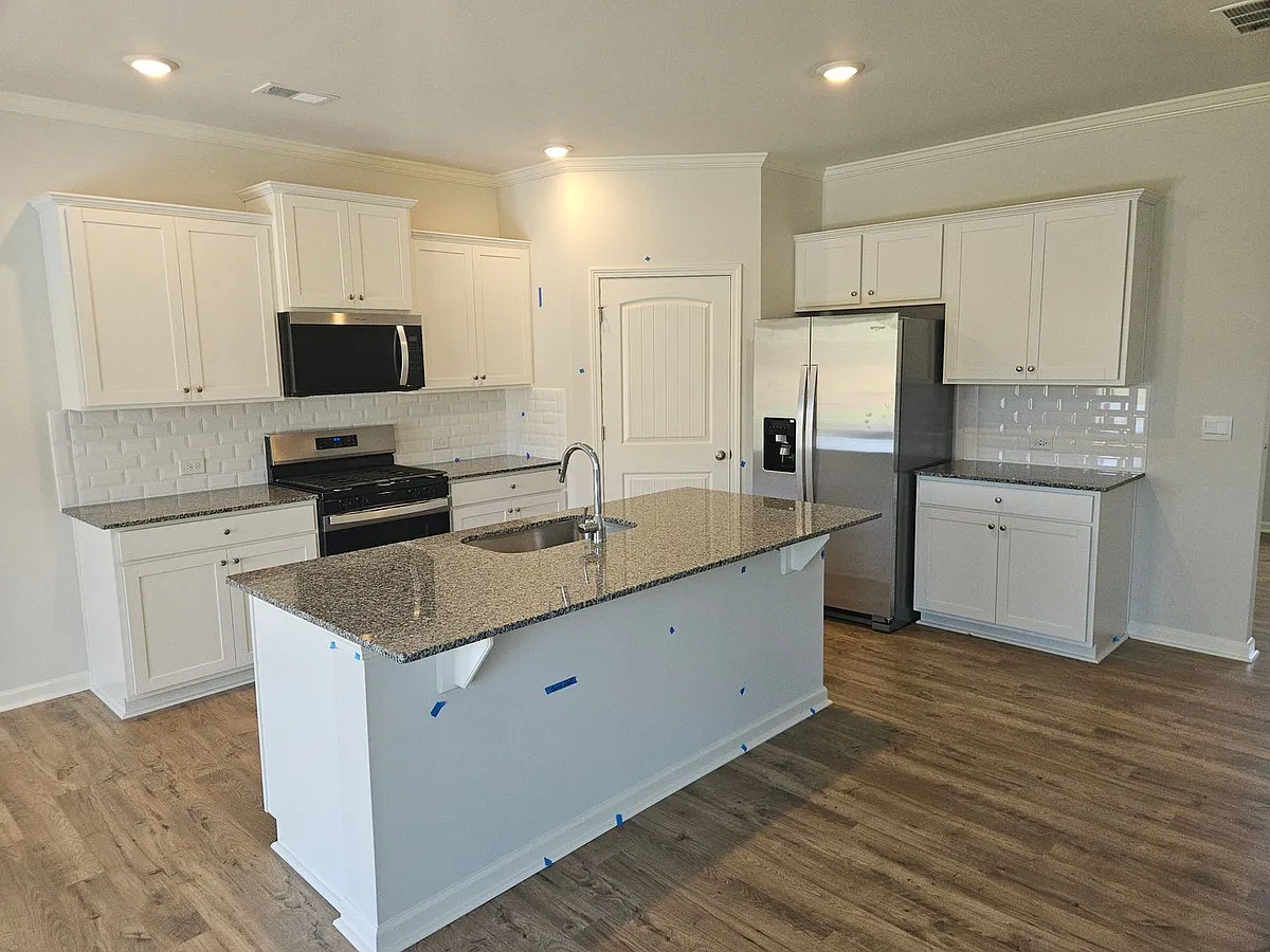 Building Photo - 435 Thompson Dr