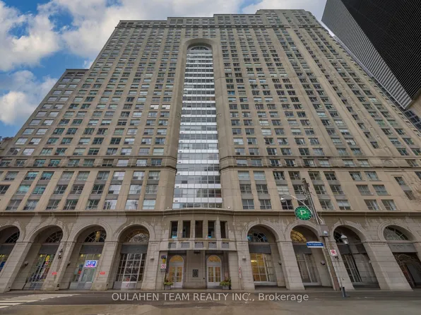 25 The Esplanade St #811, Toronto, ON M5E 1W5