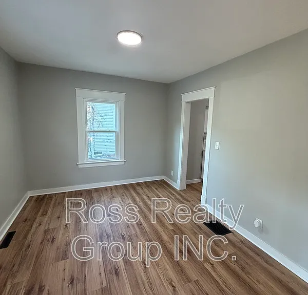 445 Hiett Ave — Photo 5