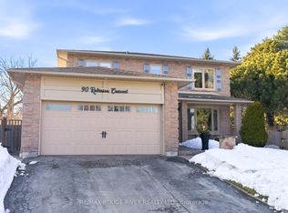 90 Robinson Cres, Whitby, ON L1N 6W5