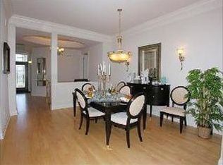 742 Oliviabrook Dr, Oakbrook Terrace, IL 60181