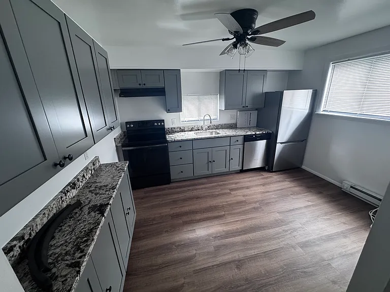 1435 N Hills Ave #B — Photo 4