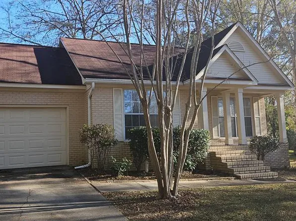 2415 Stonewood Dr, Dothan, AL 36301