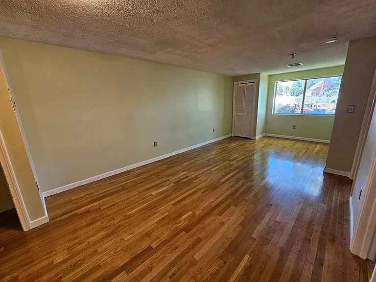 35 Prospect St #215 — Photo 5