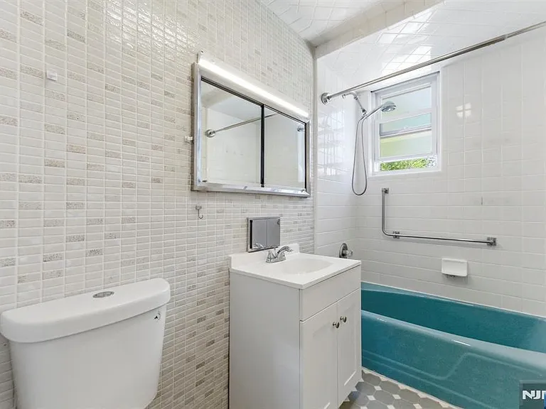 773 Kingsland Ave — Photo 11