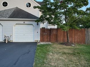 6 Holmes Ct, Freehold, NJ