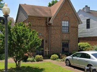 8213 Town N Country Dr, Cordova, TN 38016