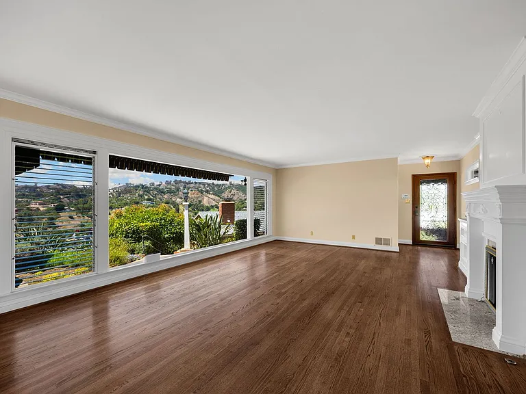 1071 E Avocado Crest Rd — Photo 16