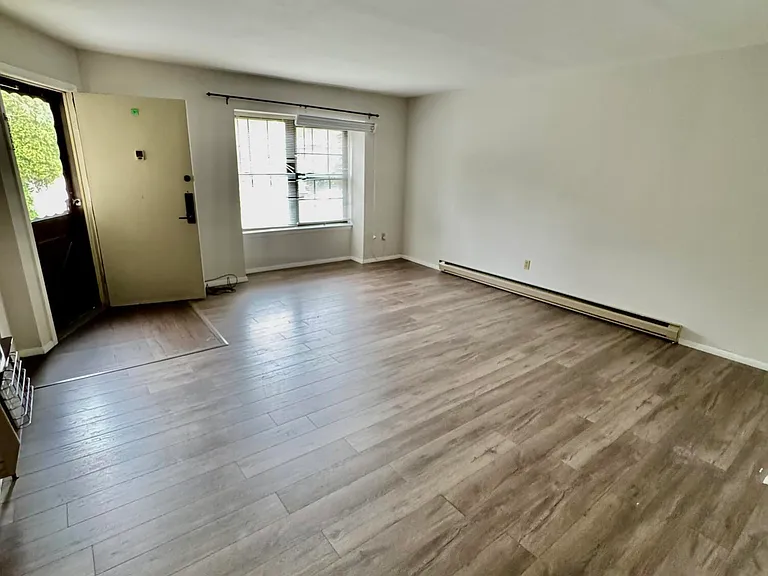 17 Hunts Ct — Photo 4