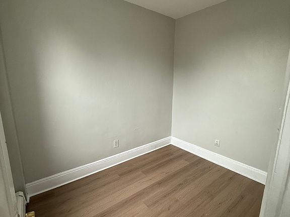 5th image of 262 Elmwood Ave APT 2