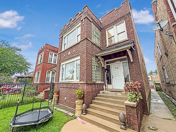 5th image of 3220 W 65th Pl