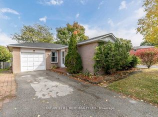 11 Cartwright Dr, Barrie, ON L4M 5P9