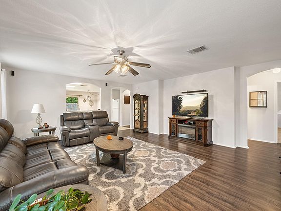 5th image of 2103 Garrison Dr