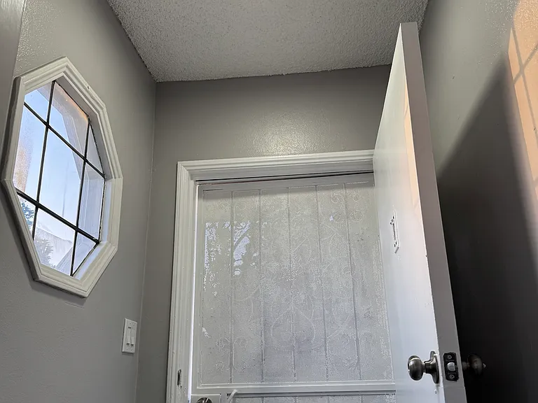 9614 S 8th Ave — Photo 6