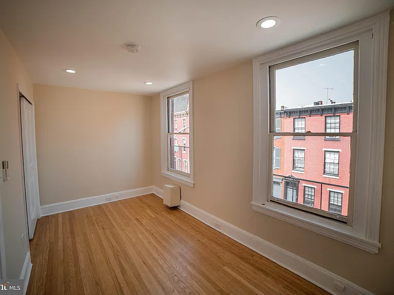 257 S 21st St #3F — Photo 11