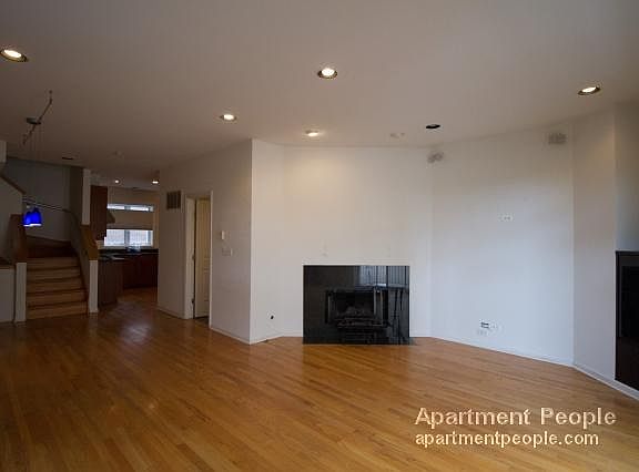 3rd image of 1351 W Altgeld St #5