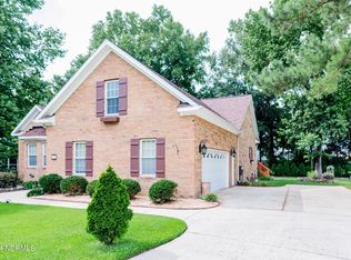 105 Kriens Ct, New Bern, NC 28562