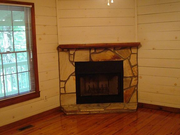 3rd image of 599 Pocaset Dr Ste 3