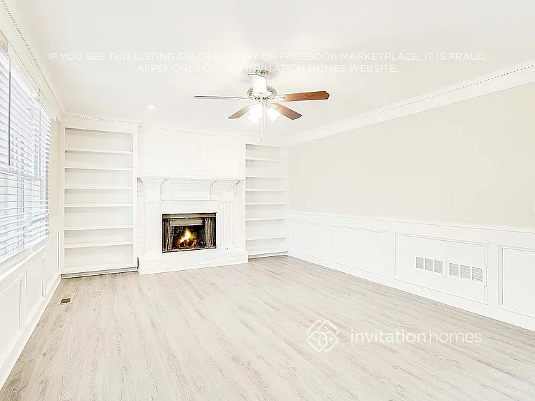 747 Edgewater Ln NW — Photo 9
