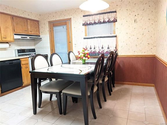 5th image of 453 Durston Ave