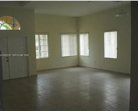 Building Photo - 1423 NE 40th Rd