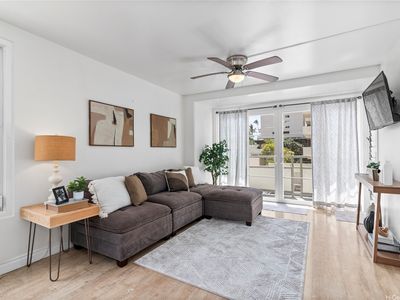 445 Kaiolu St APT 211, Honolulu, HI, 96815