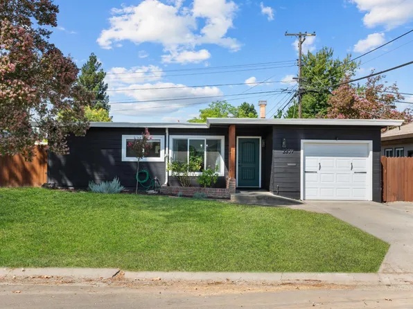 2209 Tevis Rd, Sacramento, CA 95825