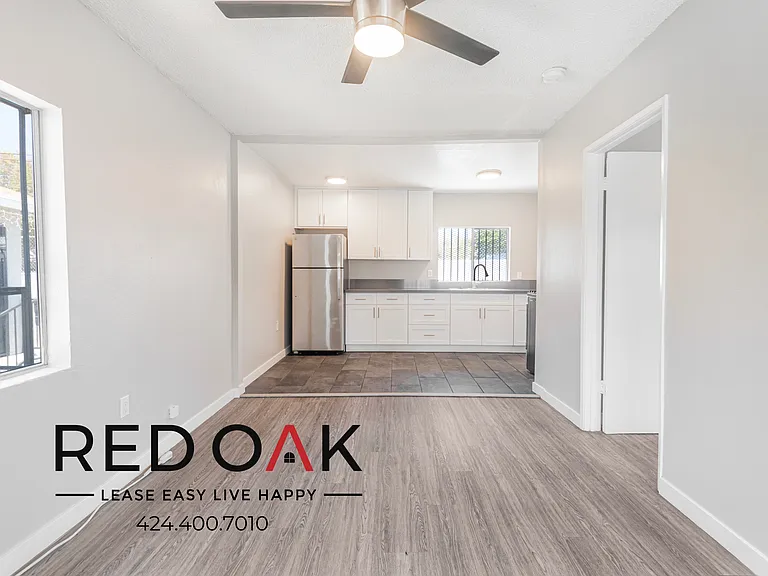 1182 E 52nd St #1184-1/2 — Photo 12