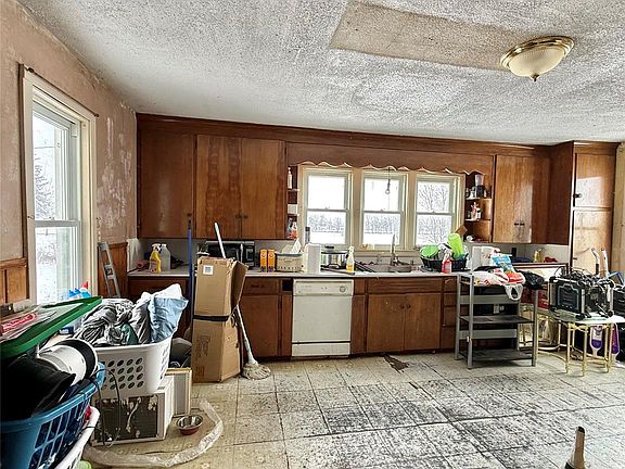 5th image of 7666 Brooks Rd