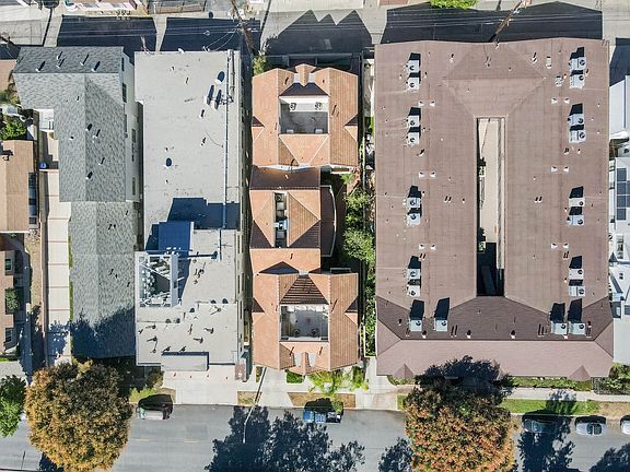 4th image of 719 E Providencia Ave #106