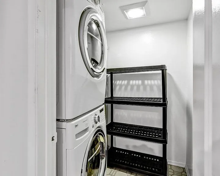 1900 Vine St #212 — Photo 8