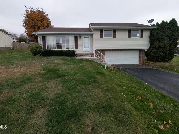 114 Pinecone Ct, Salix, PA 15952