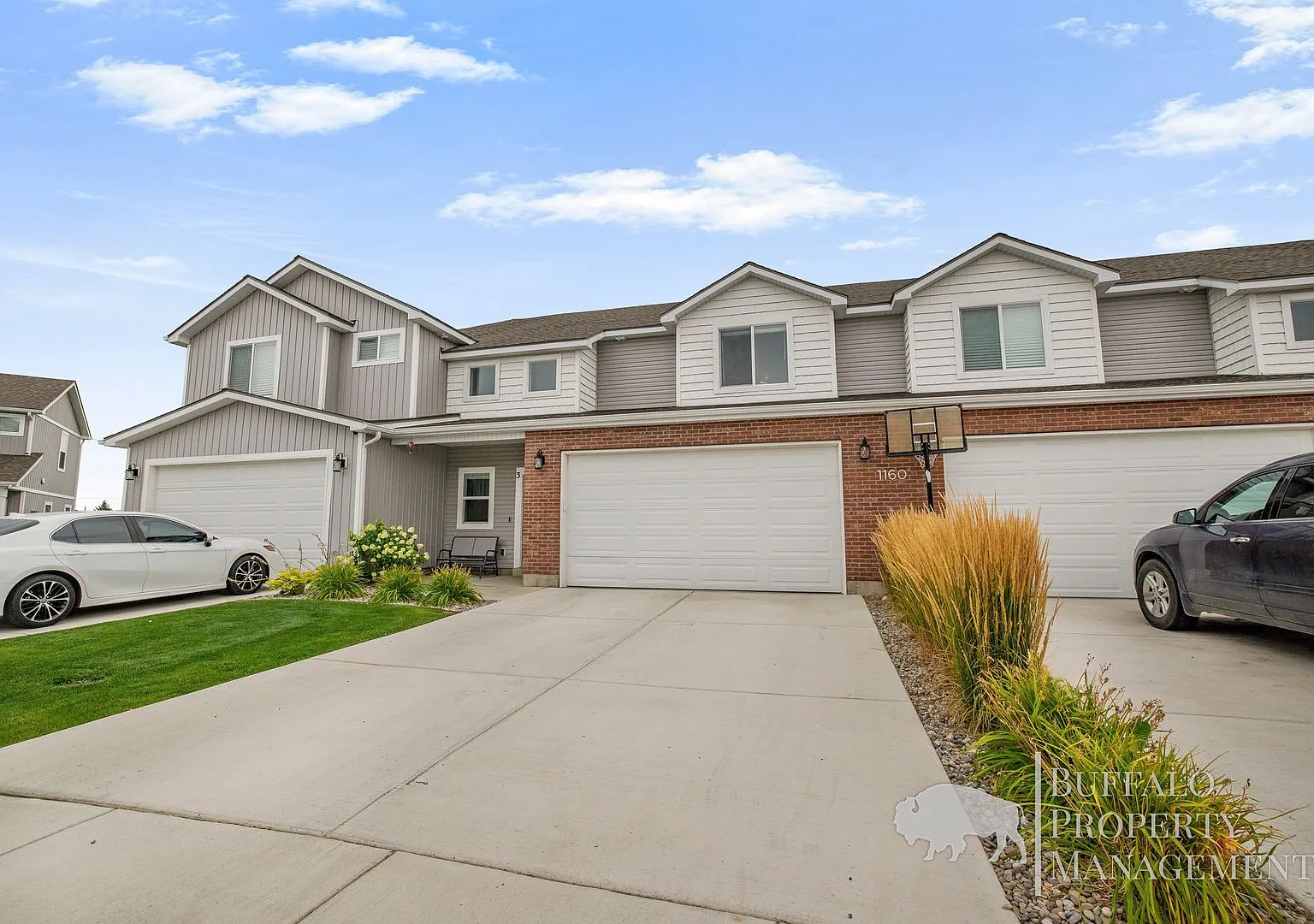 Charming Townhome | 3 Bed 2.5 Bath | 2-Car Garage - $500 Move-In Credit For September!! — Photo 2