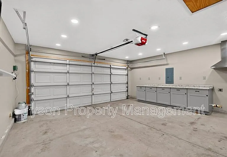 1409 Stoneway Dr NW — Photo 28