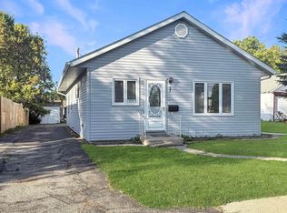 37 3rd Ave NW, Garrison, ND 58540