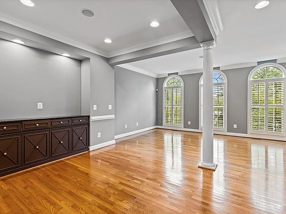 3rd image of 10363 Gershwin Ct