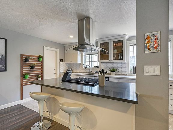 2nd image of 2304 W Saint Anne Pl