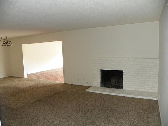 3rd image of 5242 Park Ave