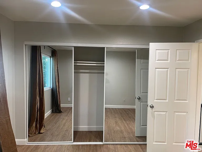 7327 Willoughby Ave #7 — Photo 15