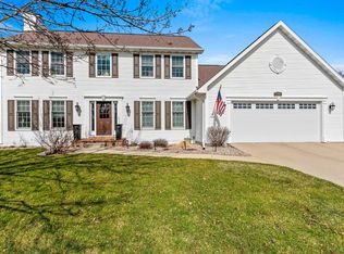 1765 Martinwood Ct, De Pere, WI 54115