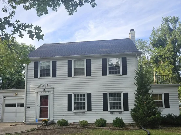 2812 SW Huntoon St, Topeka, KS 66604